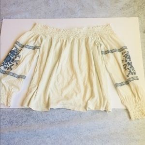 American Eagle white-blue off the shoulder shirt